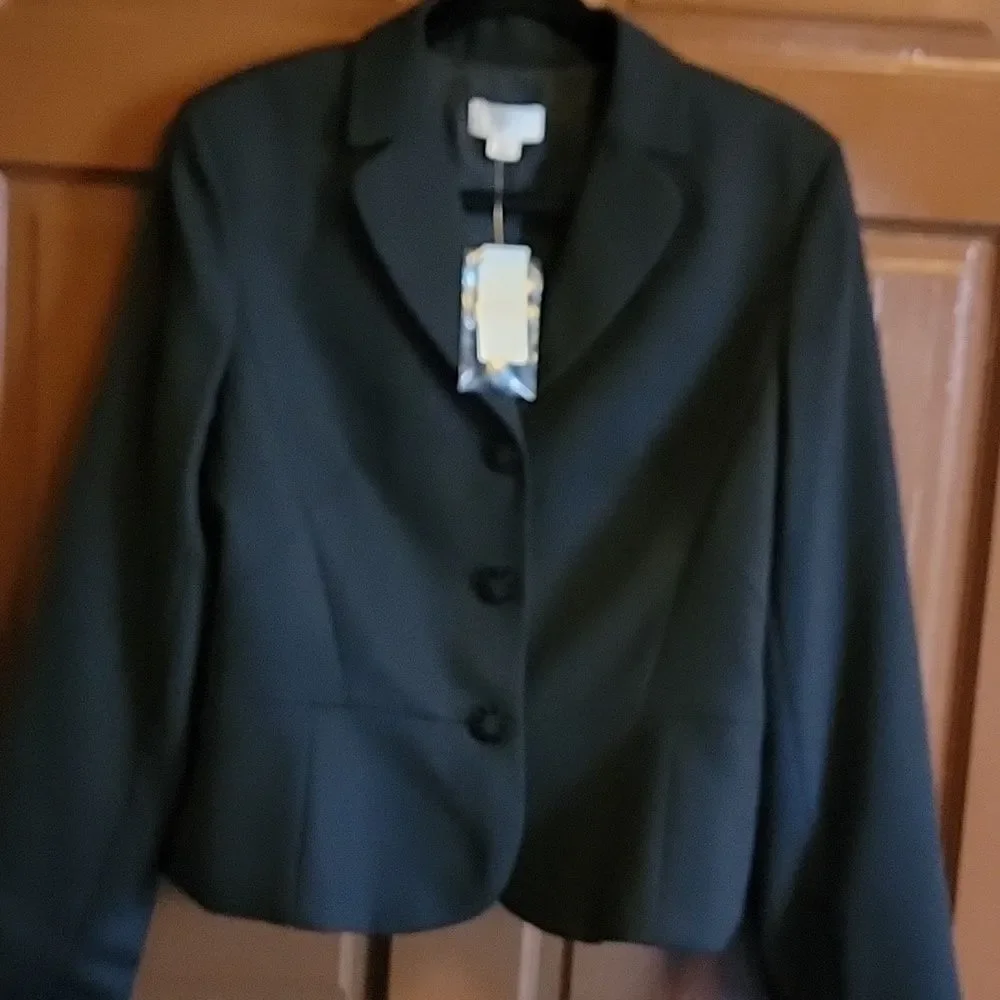 Loft-wool very light blk short blazer with peplum in back Size 12 NWT.
